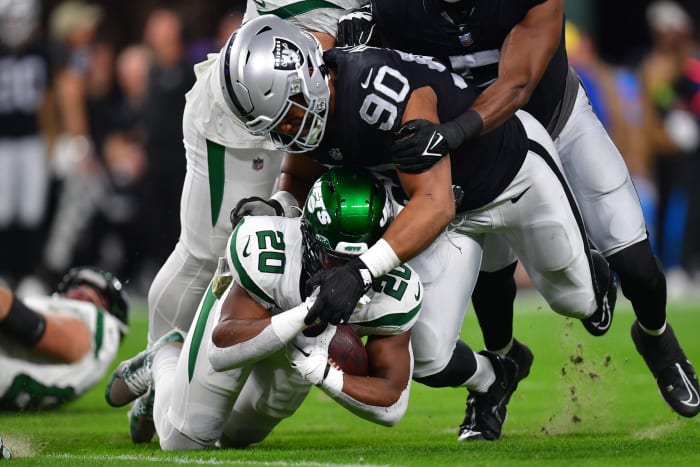 Veteran defensive tackle Jerry Tillery (90) played 25 games for the Las Vegas Raiders.